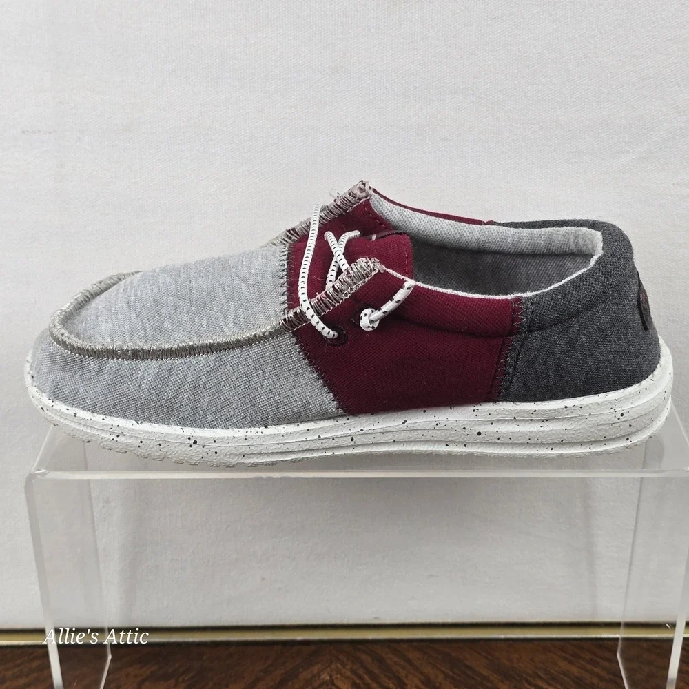 Hey Dude Wally Youth Tri Varsity Crimson Red Gray Size YT3 Summer Beach Casual‎